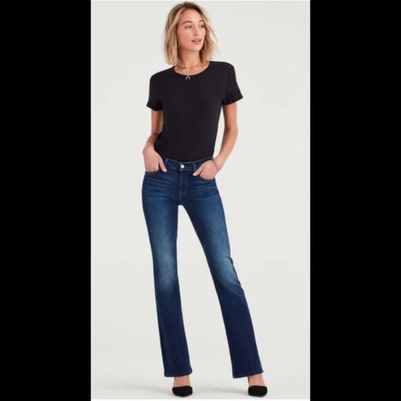 7 For All Mankind Denim - 7 for all Mankind Bootcut Women's Jeans in Size 30 Low Rise Dark Wash